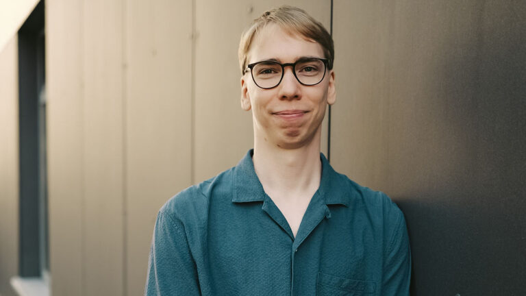 SEO asiantuntija Petja Kaivo-oja henkilökuvassa